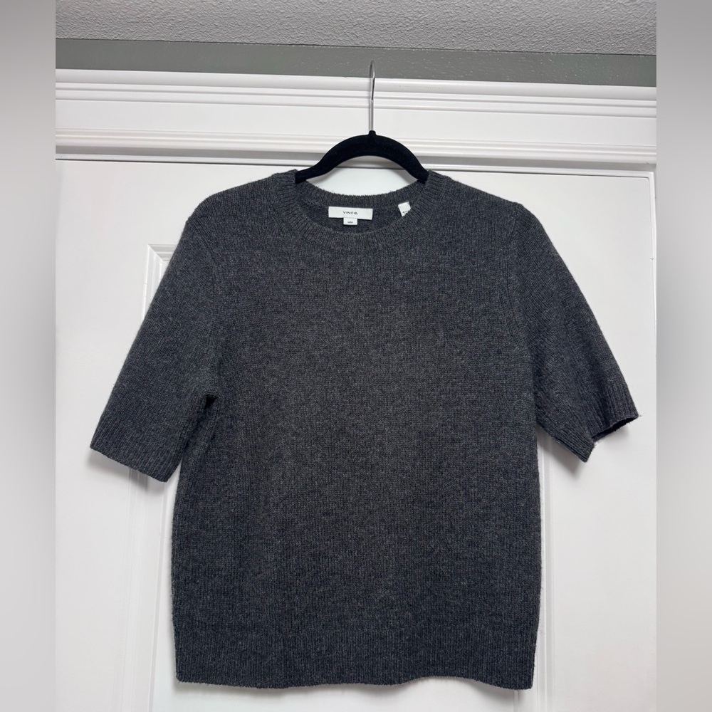 Like new Women’s Vince short sleeve charcoal color wool cashmere sweater.